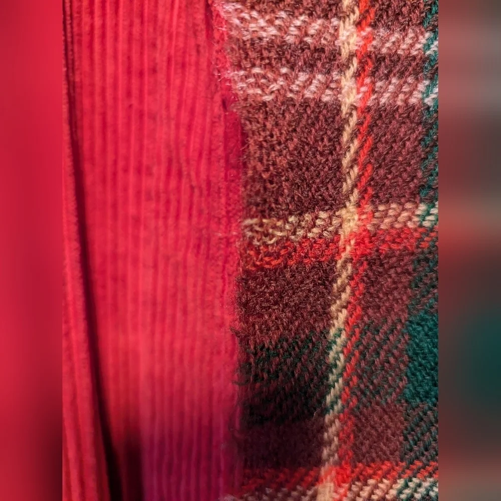 🤎 Vintage wool plaid scarf unisex tartan call outs worn thin brown red green